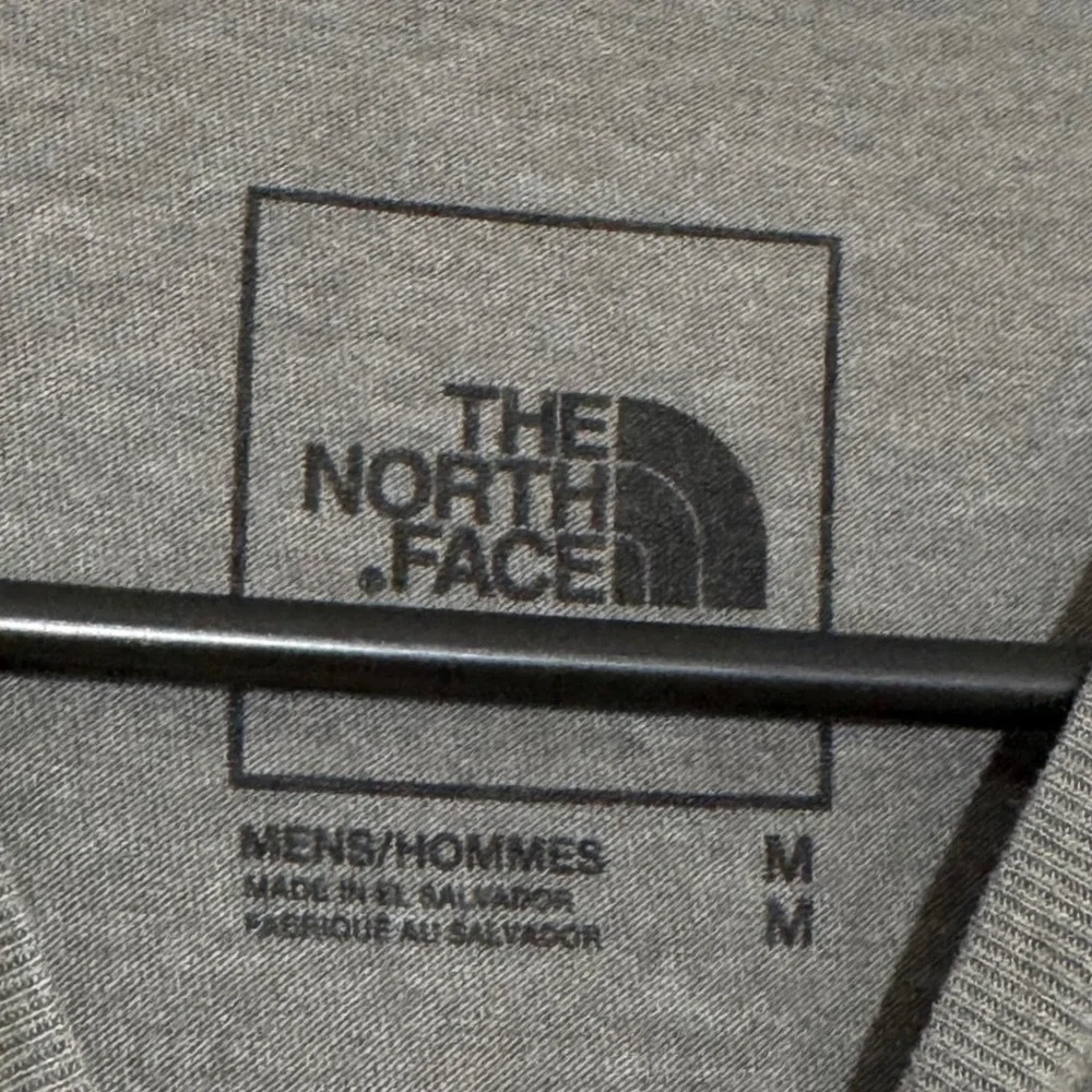 The North‎ Face Mens Graphic Tee Shirt Charcoal Grey Mountain Logo Size M